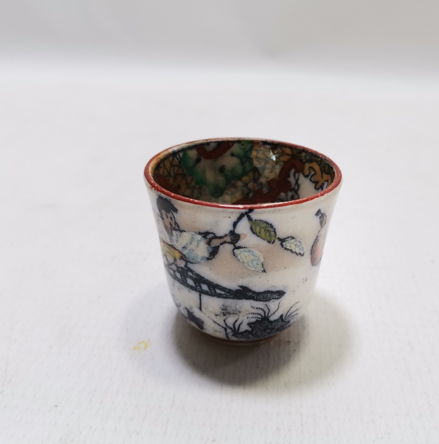 İÇİ VE DIŞI EL BOYAMA İŞÇİLİKLİ NADİR ÇİN KAHVE FİNCANI