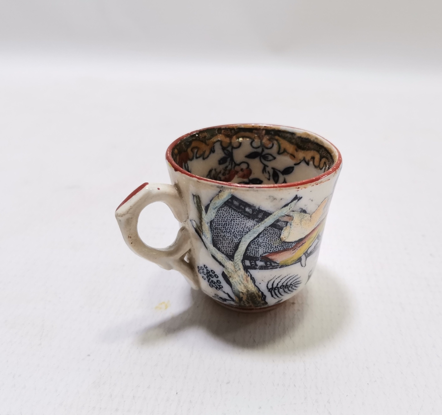 İÇİ VE DIŞI EL BOYAMA İŞÇİLİKLİ NADİR ÇİN KAHVE FİNCANI