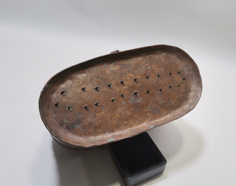 OSMANLI DÖNEMİ KABARTMA İŞÇİLİKLİ BAKIR HAMAM SABUNLUĞU KİLDANLIK