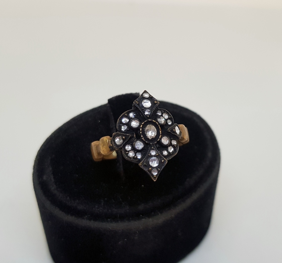 ÖZEL YAPIM ELMAS TAŞLI RUMİ MODEL YÜZÜK