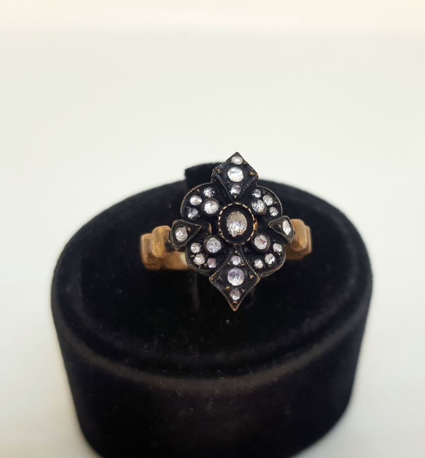 ÖZEL YAPIM ELMAS TAŞLI RUMİ MODEL YÜZÜK