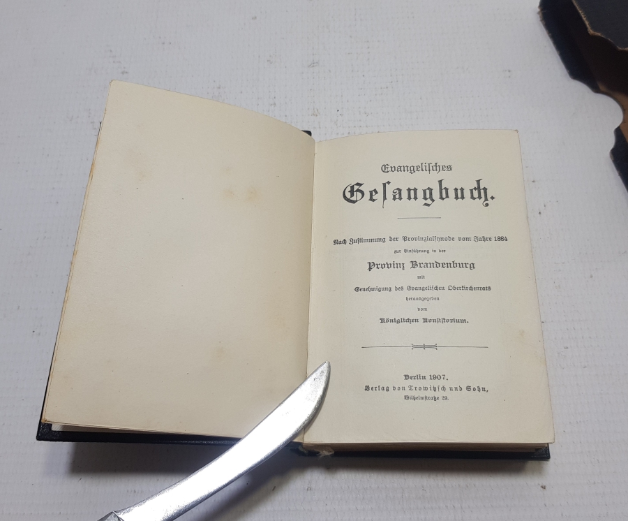 ORİJİNAL KUTUSUNDA İÇİ GRAVÜRLÜ İNCİL