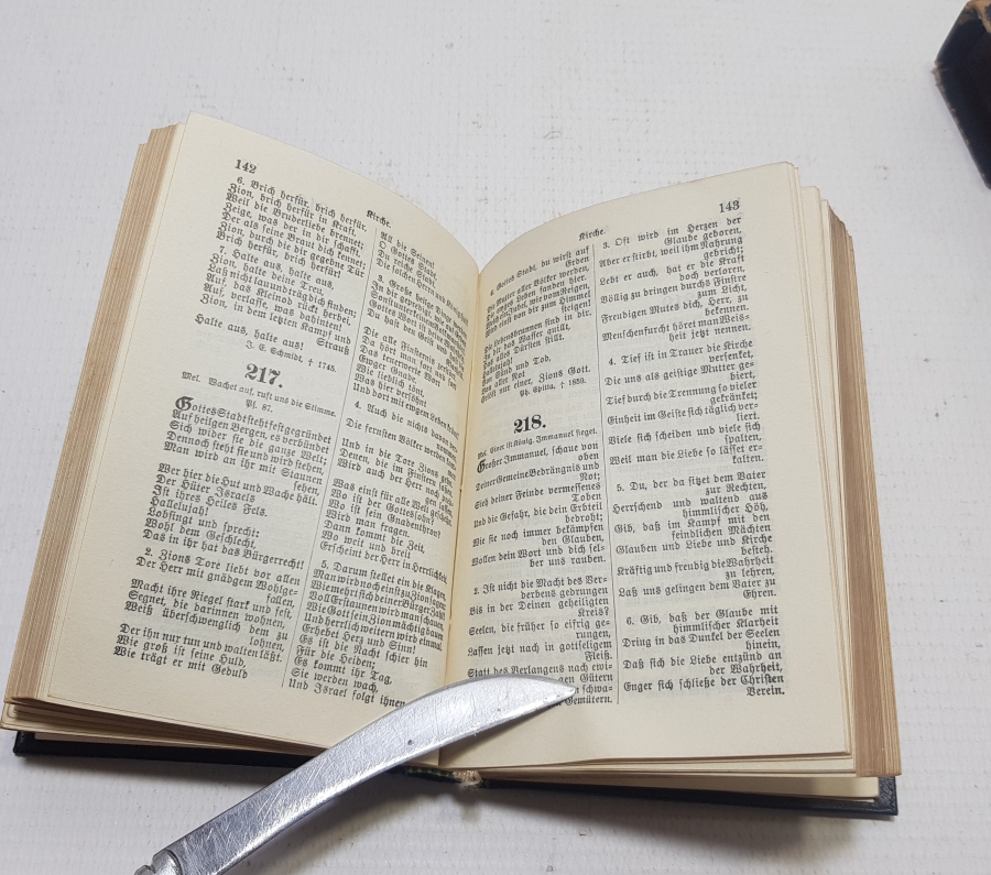 ORİJİNAL KUTUSUNDA İÇİ GRAVÜRLÜ İNCİL