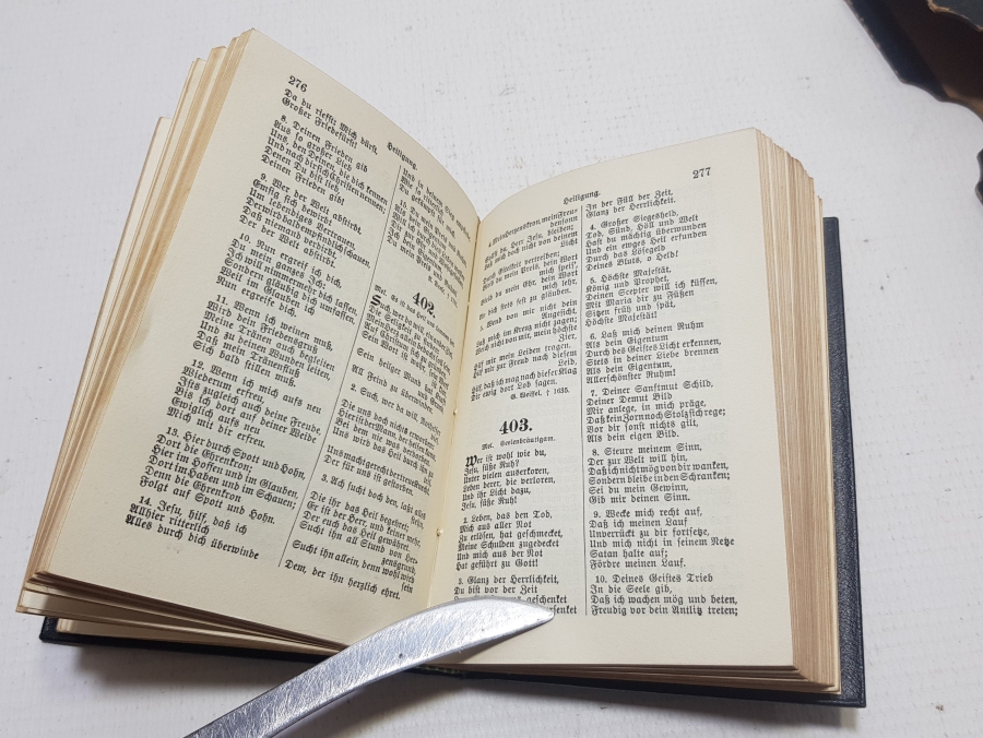 ORİJİNAL KUTUSUNDA İÇİ GRAVÜRLÜ İNCİL