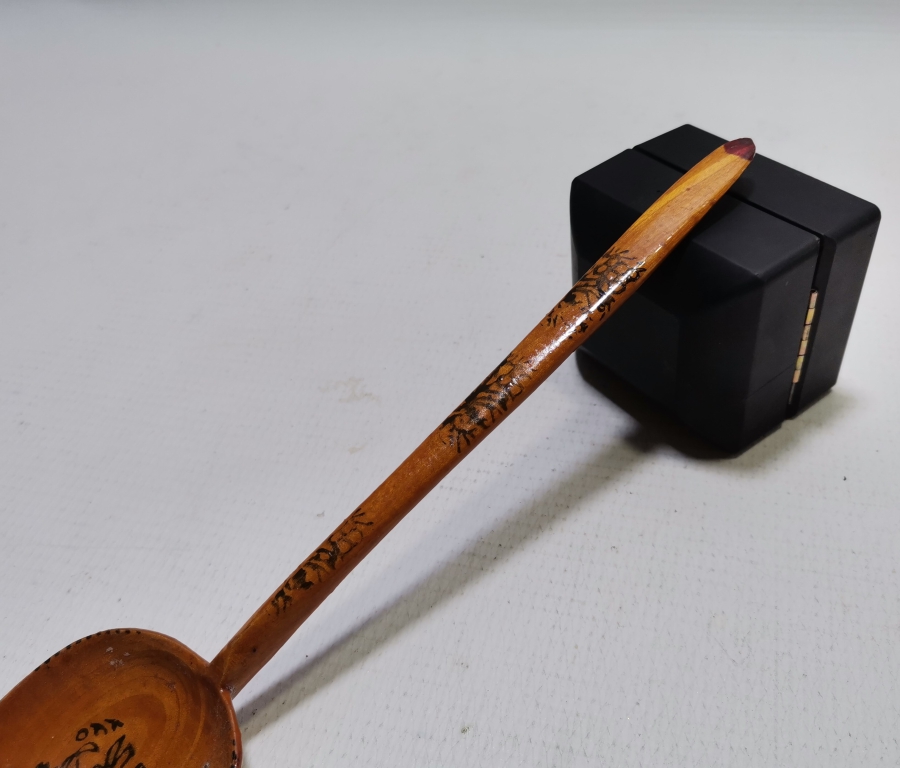 ÜZERİ TARİHLİ EL BOYAMA OSMANLI DÖNEMİ TAHTA KAŞIK