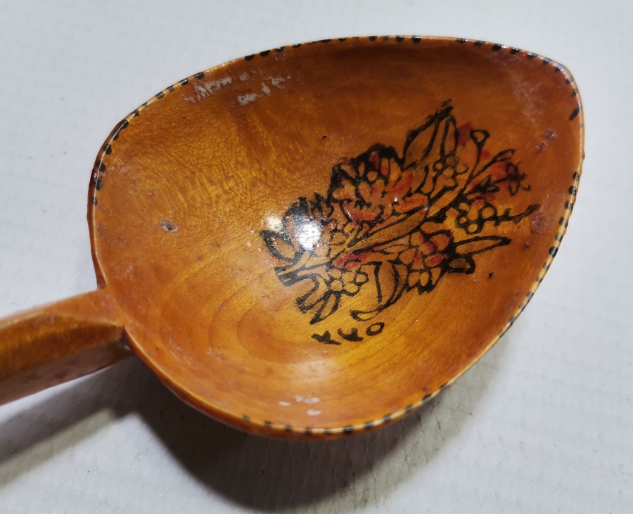 ÜZERİ TARİHLİ EL BOYAMA OSMANLI DÖNEMİ TAHTA KAŞIK