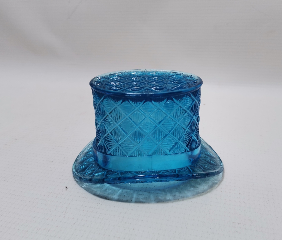 ŞAPKA FORMUNDA YAPILMIŞ KABARTMA İŞÇİLİKLİ 1900 BAŞLARI FRANSIZ ŞEKERLİK