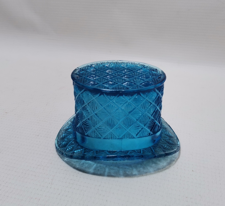 ŞAPKA FORMUNDA YAPILMIŞ KABARTMA İŞÇİLİKLİ 1900 BAŞLARI FRANSIZ ŞEKERLİK