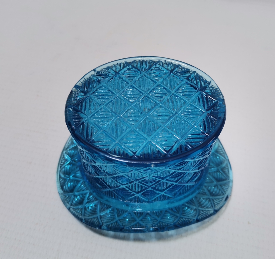 ŞAPKA FORMUNDA YAPILMIŞ KABARTMA İŞÇİLİKLİ 1900 BAŞLARI FRANSIZ ŞEKERLİK