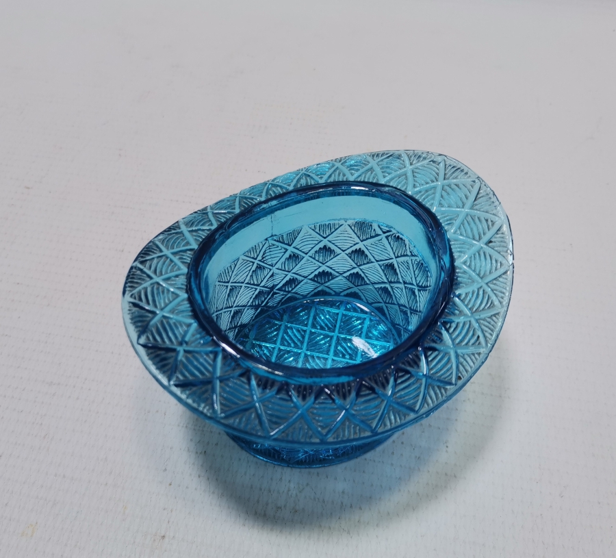 ŞAPKA FORMUNDA YAPILMIŞ KABARTMA İŞÇİLİKLİ 1900 BAŞLARI FRANSIZ ŞEKERLİK