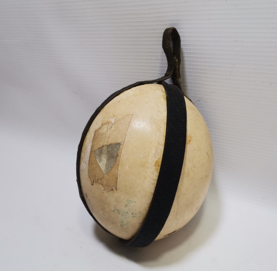 DEVEKUŞU YUMURTASINDAN YAPILMIŞ OSMANLI DÖNEMİ BÜYÜK BOY TEKKE İŞİ NADİR ASKI TOPU