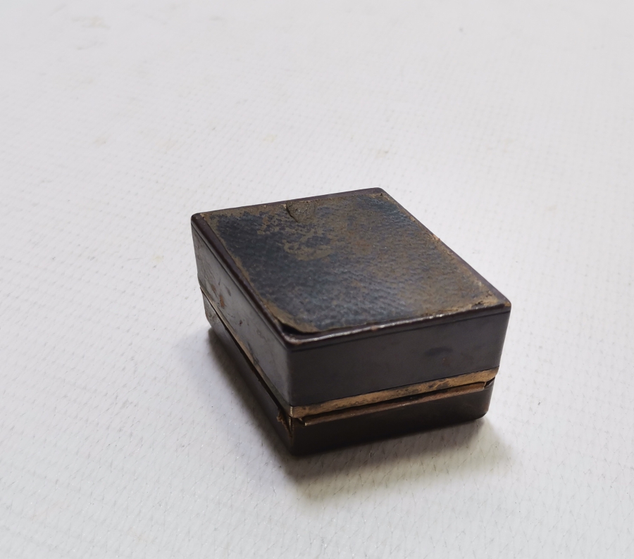 ÜZERİ KALEM İŞÇİLİKLİ VE ALTIN VERMEYLİ OSMANLI DÖNEMİ NADİR SEYAHAT HOKKASI