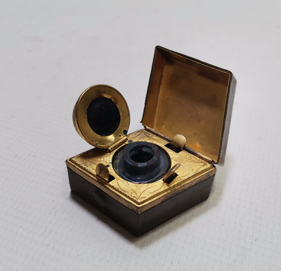 ÜZERİ KALEM İŞÇİLİKLİ VE ALTIN VERMEYLİ OSMANLI DÖNEMİ NADİR SEYAHAT HOKKASI