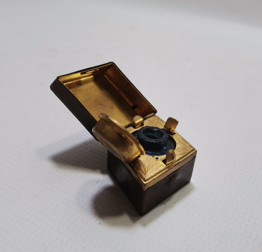 ÜZERİ KALEM İŞÇİLİKLİ VE ALTIN VERMEYLİ OSMANLI DÖNEMİ NADİR SEYAHAT HOKKASI