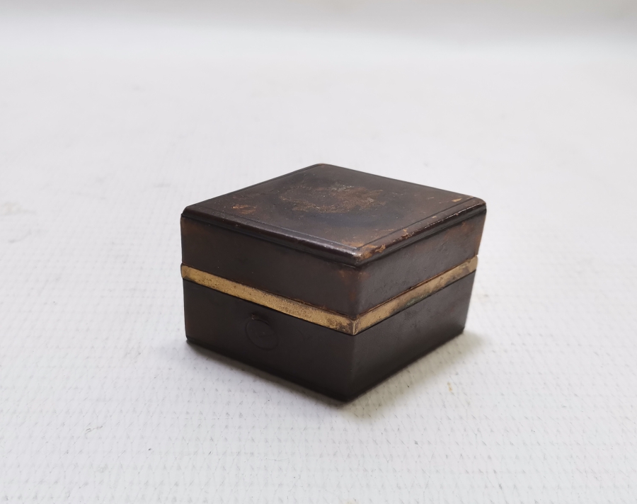 ÜZERİ KALEM İŞÇİLİKLİ VE ALTIN VERMEYLİ OSMANLI DÖNEMİ NADİR SEYAHAT HOKKASI