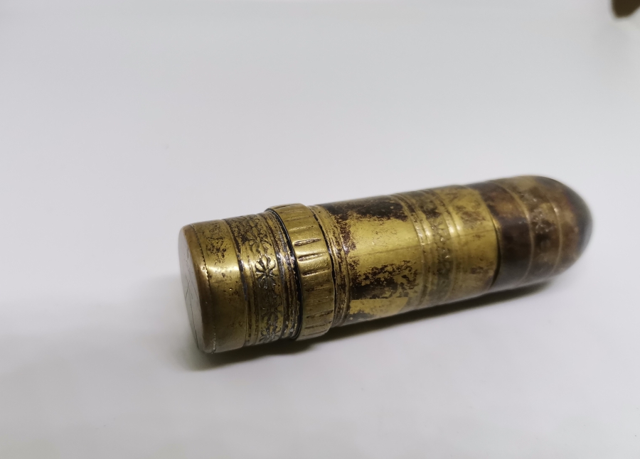 MAVZER MERMİSİ FORMUNDA YAPILMIŞ OSMANLI DÖNEMİ SUBAY ÇAKMAĞI