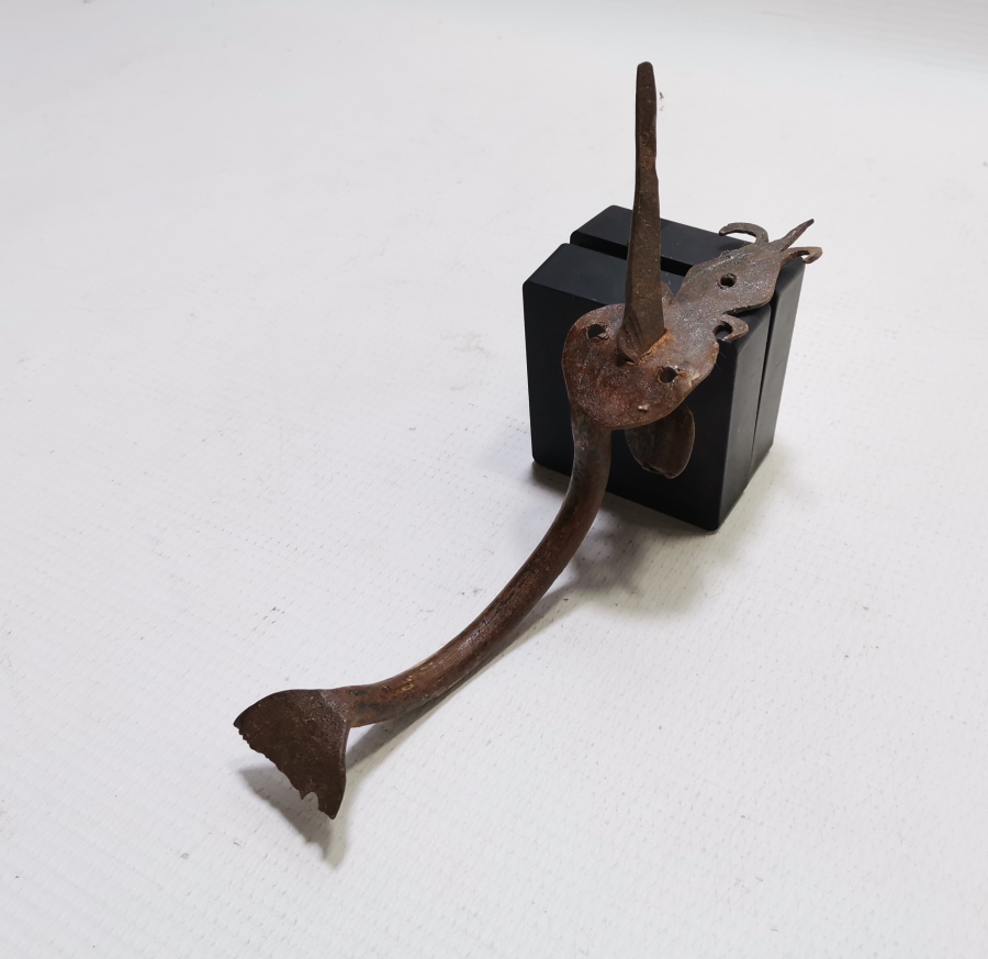 OSMANLI DÖNEMİ LALE FORMUNDA YAPILMIŞ NADİR TEKKE İŞİ KAPI TUTMACI