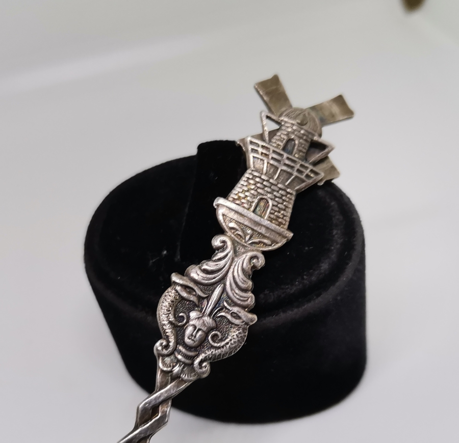 KABARTMA İŞÇİLİKLİ ANTİKA GÜMÜŞ HATIRA KAŞIK