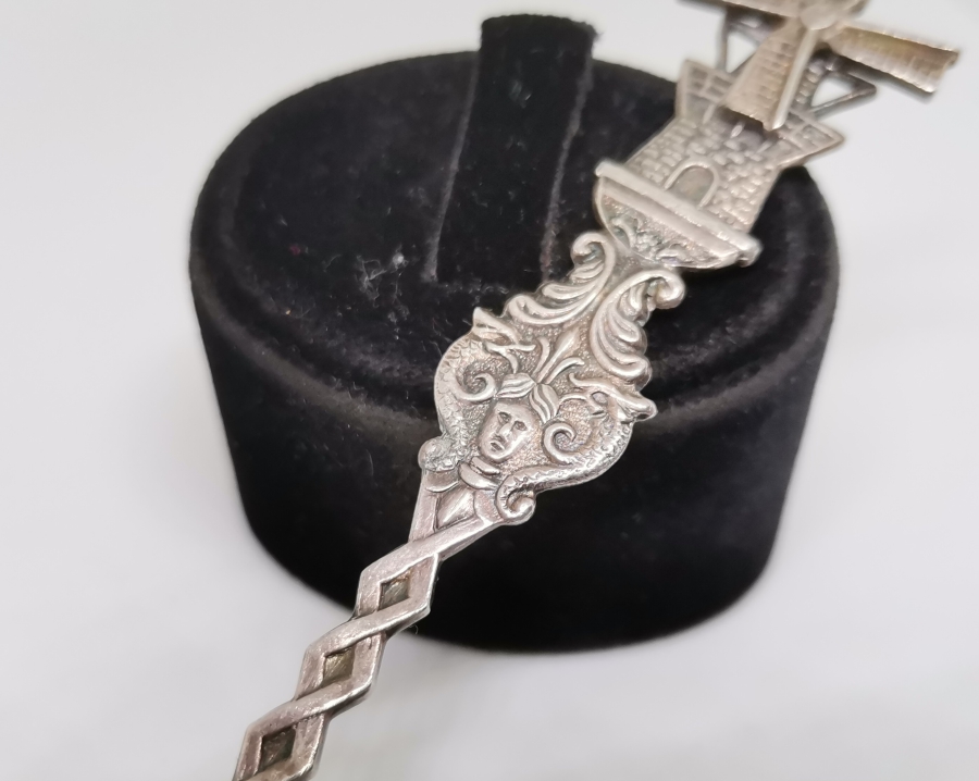 KABARTMA İŞÇİLİKLİ ANTİKA GÜMÜŞ HATIRA KAŞIK