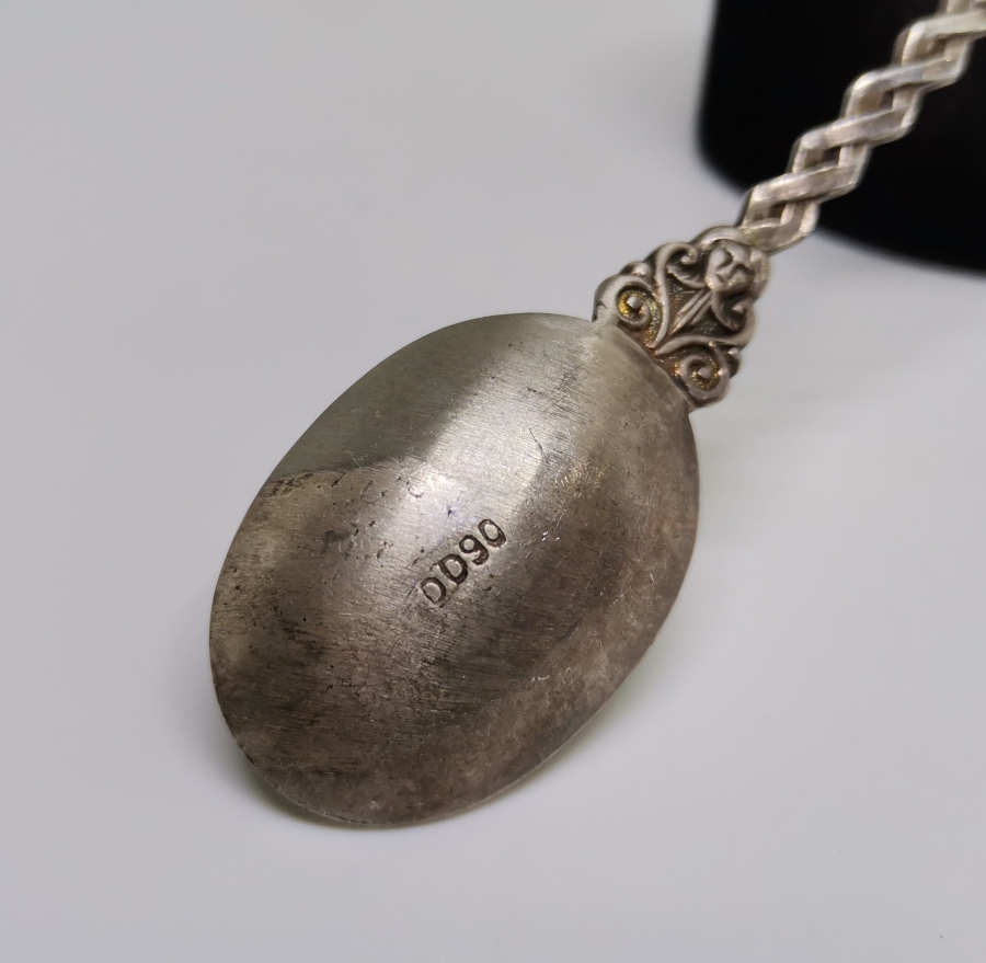 KABARTMA İŞÇİLİKLİ ANTİKA GÜMÜŞ HATIRA KAŞIK