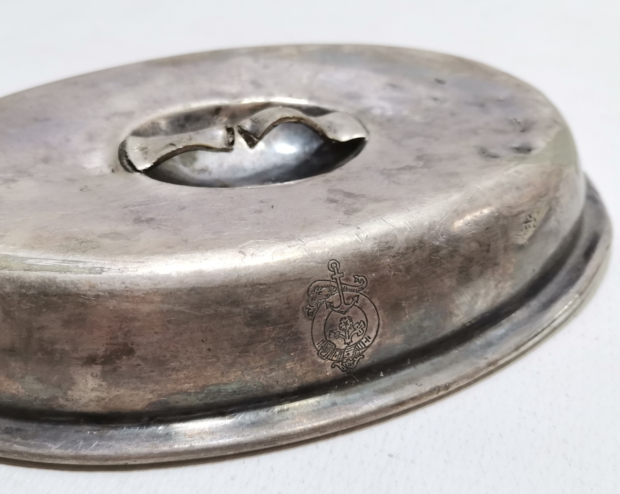 ÜZERİ OSMANLICA YAZILI VE DENİZ ÇIPALI NADİR SEFERTASI KAPAĞI