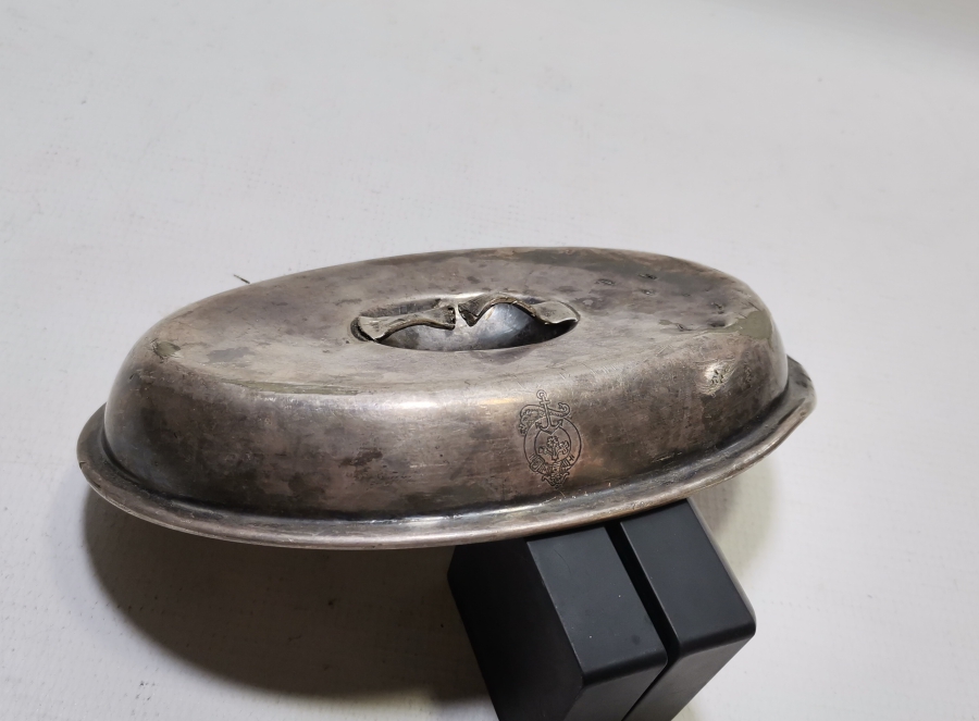 ÜZERİ OSMANLICA YAZILI VE DENİZ ÇIPALI NADİR SEFERTASI KAPAĞI