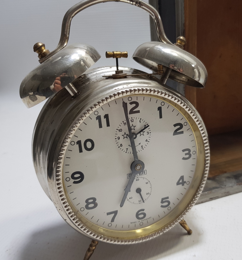 OSMANLI DÖNEMİ AHŞAP KUTUSUNDA KONAK İŞİ NADİR MASA SAATİ