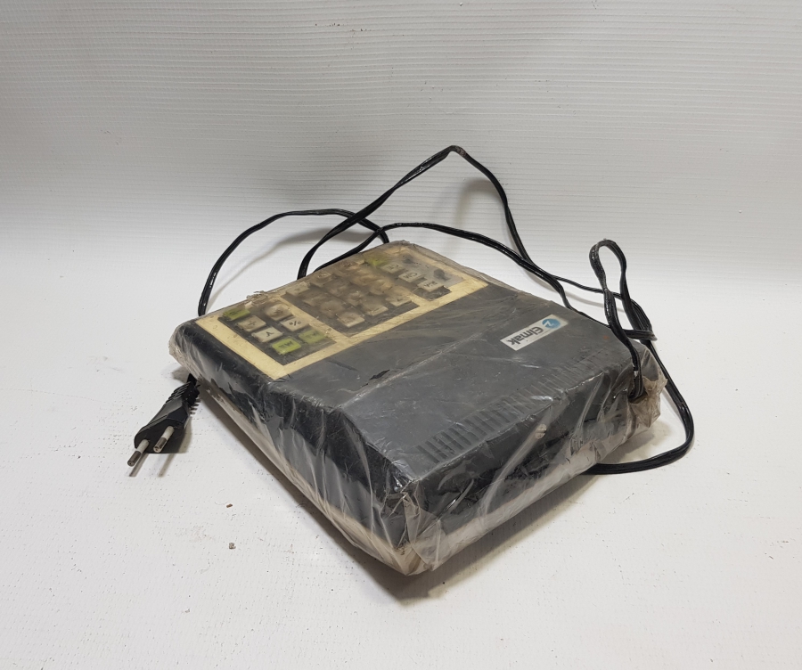 ANTİKA ELEKTRİKLİ HESAP MAKİNESİ