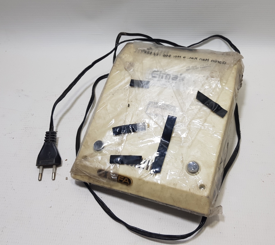 ANTİKA ELEKTRİKLİ HESAP MAKİNESİ