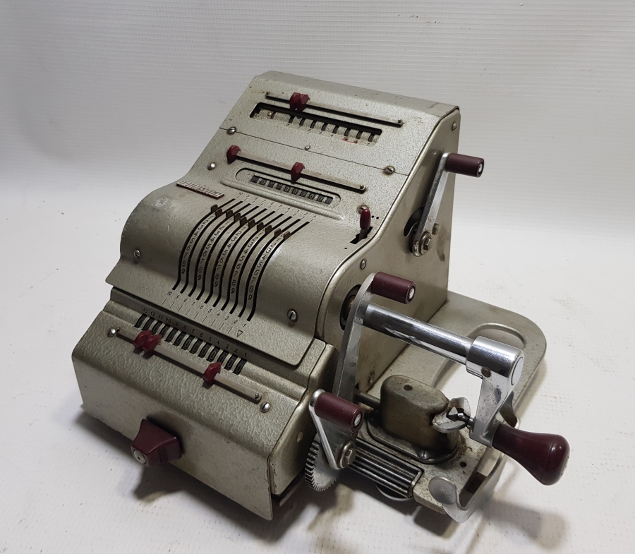 BRUNSVIGA MARKA ALMAN YAPIMI NADİR İLK DÖNEM BÜYÜK BOY HESAP MAKİNESİ