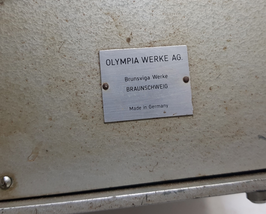 BRUNSVIGA MARKA ALMAN YAPIMI NADİR İLK DÖNEM BÜYÜK BOY HESAP MAKİNESİ