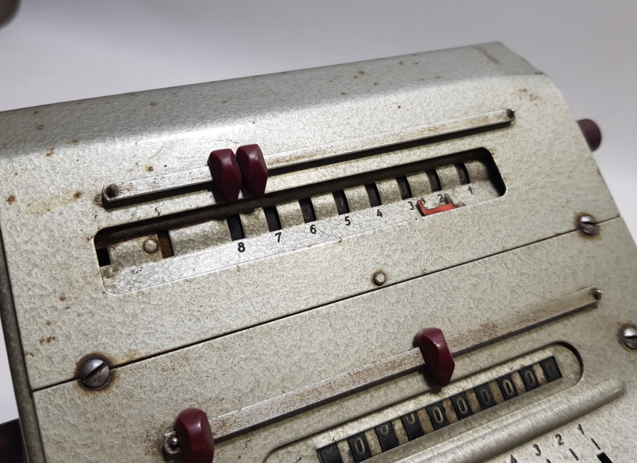 BRUNSVIGA MARKA ALMAN YAPIMI NADİR İLK DÖNEM BÜYÜK BOY HESAP MAKİNESİ