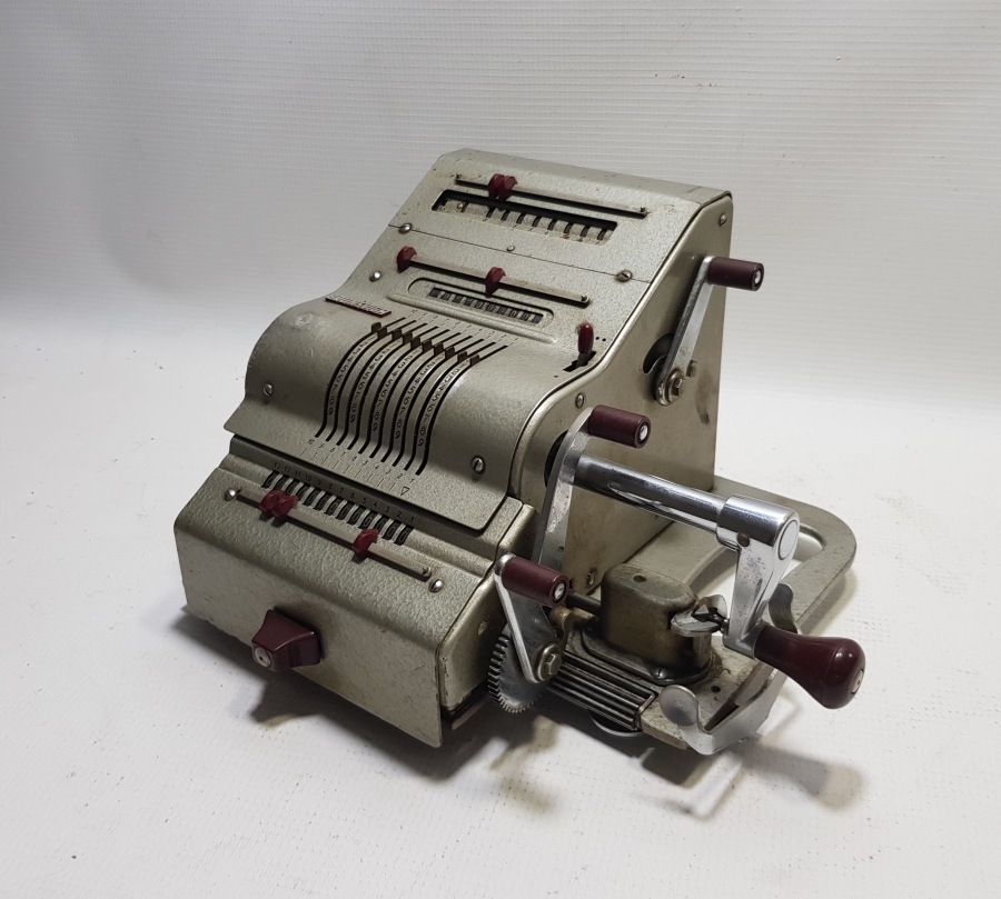 BRUNSVIGA MARKA ALMAN YAPIMI NADİR İLK DÖNEM BÜYÜK BOY HESAP MAKİNESİ
