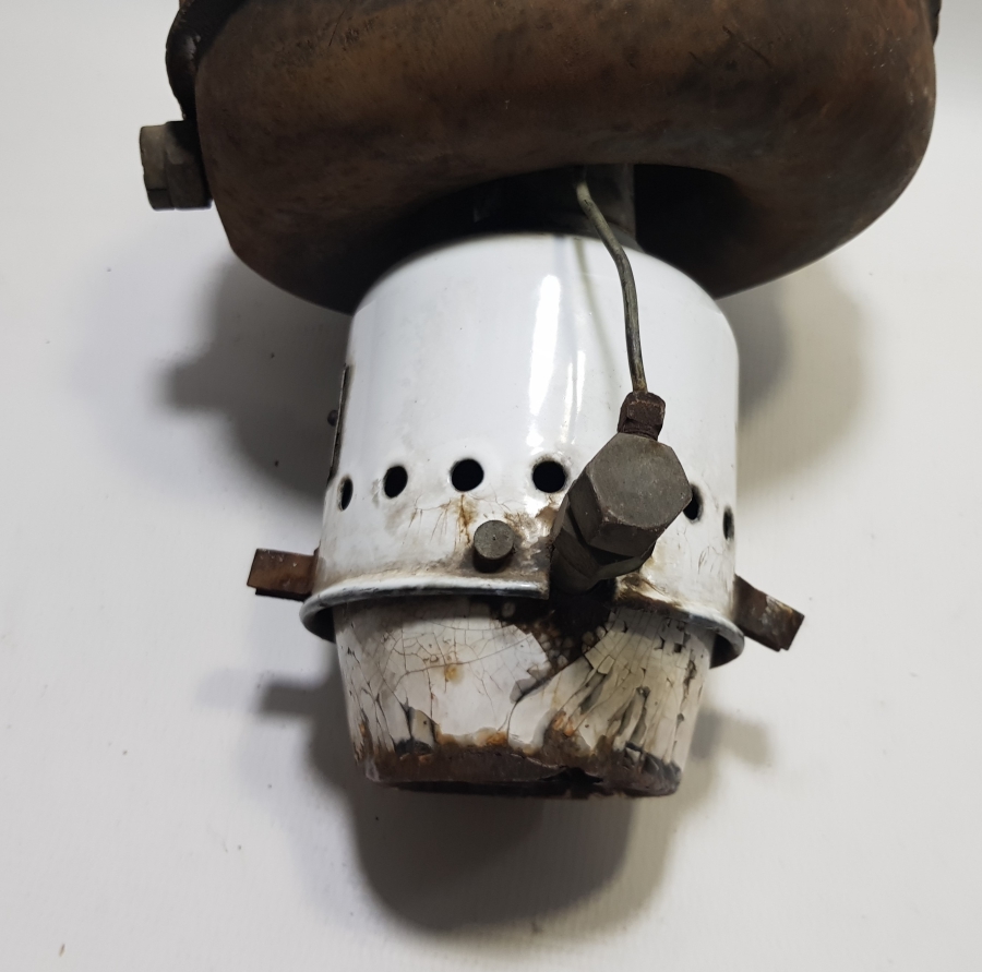 ÜZERİNDE OSMANLICA VE FRANSIZCA ETİKET BULUNAN H. & J. BLUMENTHAL FRERES CONSTANTINOPLE YAZILI NADİR SOKAK LAMBASI