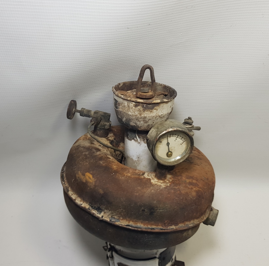 ÜZERİNDE OSMANLICA VE FRANSIZCA ETİKET BULUNAN H. & J. BLUMENTHAL FRERES CONSTANTINOPLE YAZILI NADİR SOKAK LAMBASI