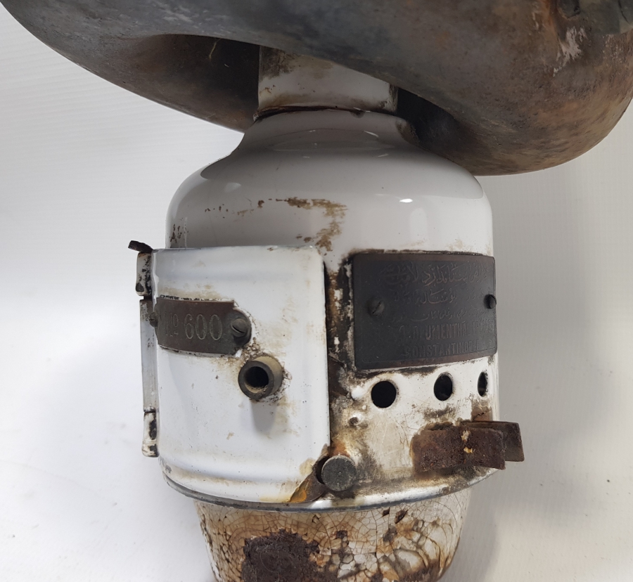 ÜZERİNDE OSMANLICA VE FRANSIZCA ETİKET BULUNAN H. & J. BLUMENTHAL FRERES CONSTANTINOPLE YAZILI NADİR SOKAK LAMBASI