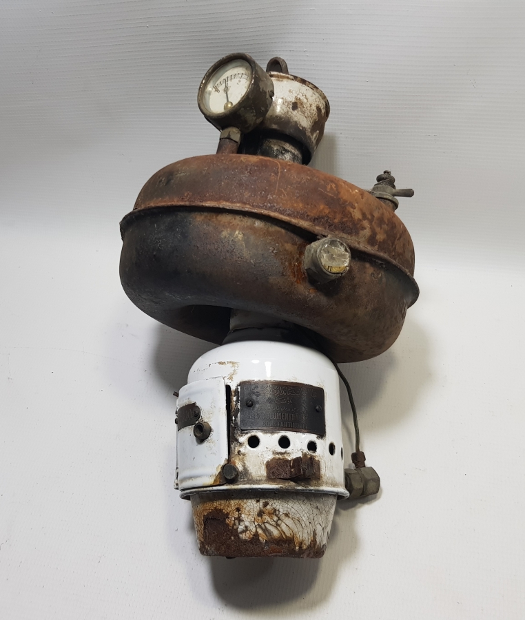 ÜZERİNDE OSMANLICA VE FRANSIZCA ETİKET BULUNAN H. & J. BLUMENTHAL FRERES CONSTANTINOPLE YAZILI NADİR SOKAK LAMBASI