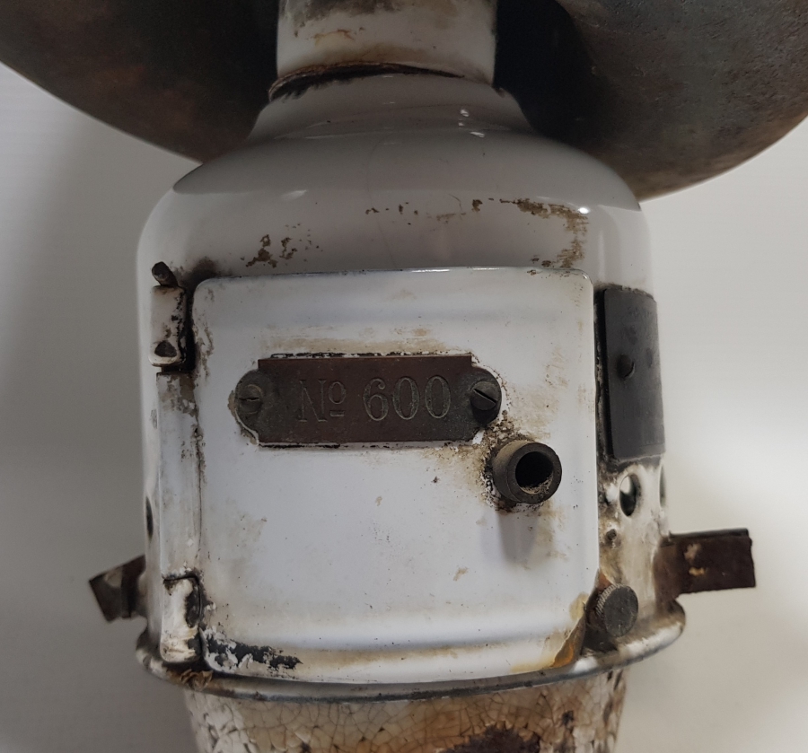 ÜZERİNDE OSMANLICA VE FRANSIZCA ETİKET BULUNAN H. & J. BLUMENTHAL FRERES CONSTANTINOPLE YAZILI NADİR SOKAK LAMBASI