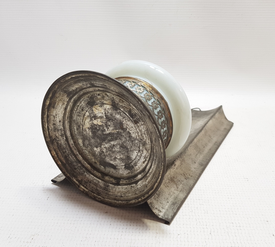 ORİJİNAL LAMBALIĞIYLA OSMANLI DÖNEMİ AJUR İŞÇİLİKLİ SÜLEYMANİYE OPALİN GAZ LAMBASI