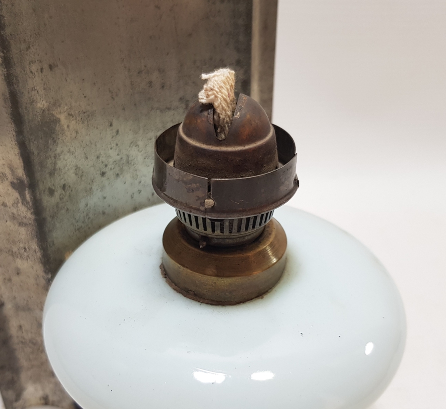 ORİJİNAL LAMBALIĞIYLA OSMANLI DÖNEMİ AJUR İŞÇİLİKLİ SÜLEYMANİYE OPALİN GAZ LAMBASI