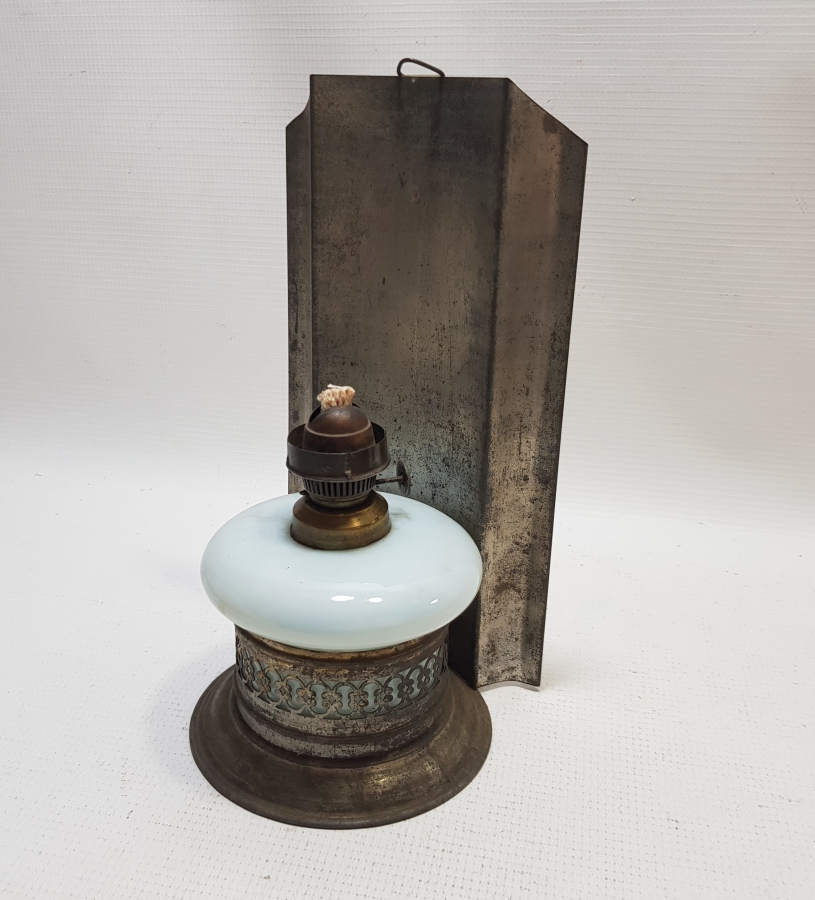 ORİJİNAL LAMBALIĞIYLA OSMANLI DÖNEMİ AJUR İŞÇİLİKLİ SÜLEYMANİYE OPALİN GAZ LAMBASI