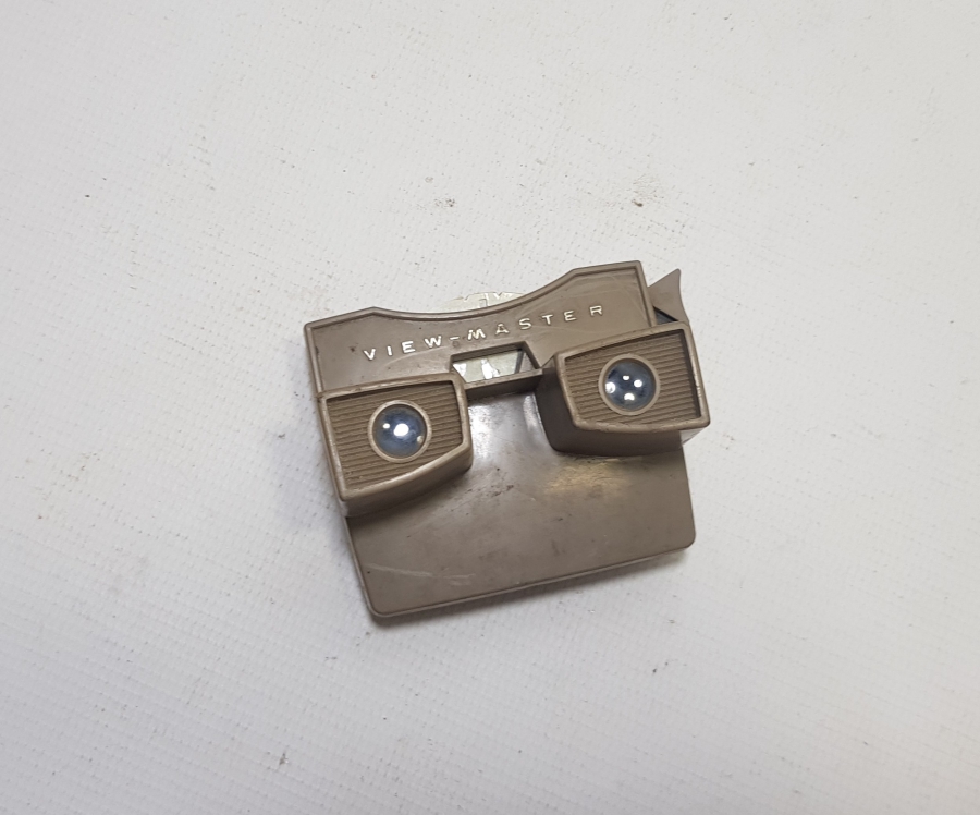 İÇİNDE HAC DAN KARELERİN BULUNDUĞU FİLMLİ MAKİNA