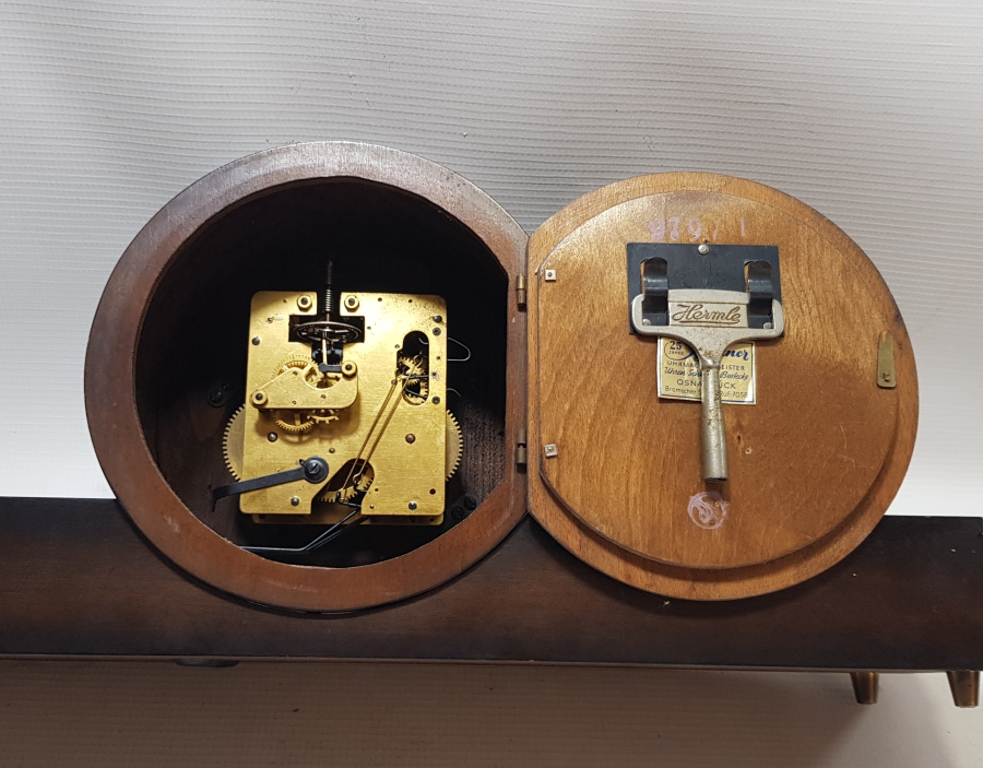 ORİJİNAL ANAHTARIYLA ANTİKA KURMALI ALMAN ŞÖMİNE SAATİ