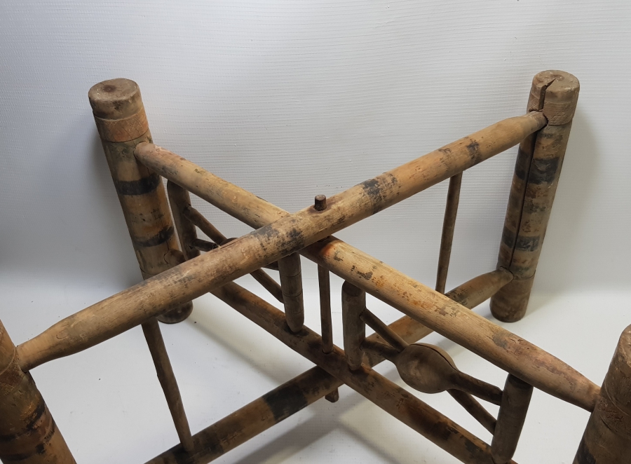 ÜZERİ KÖK BOYALI OSMANLI DÖNEMİ TEKKE İŞİ NADİR AHŞAP SOFRA ALTI