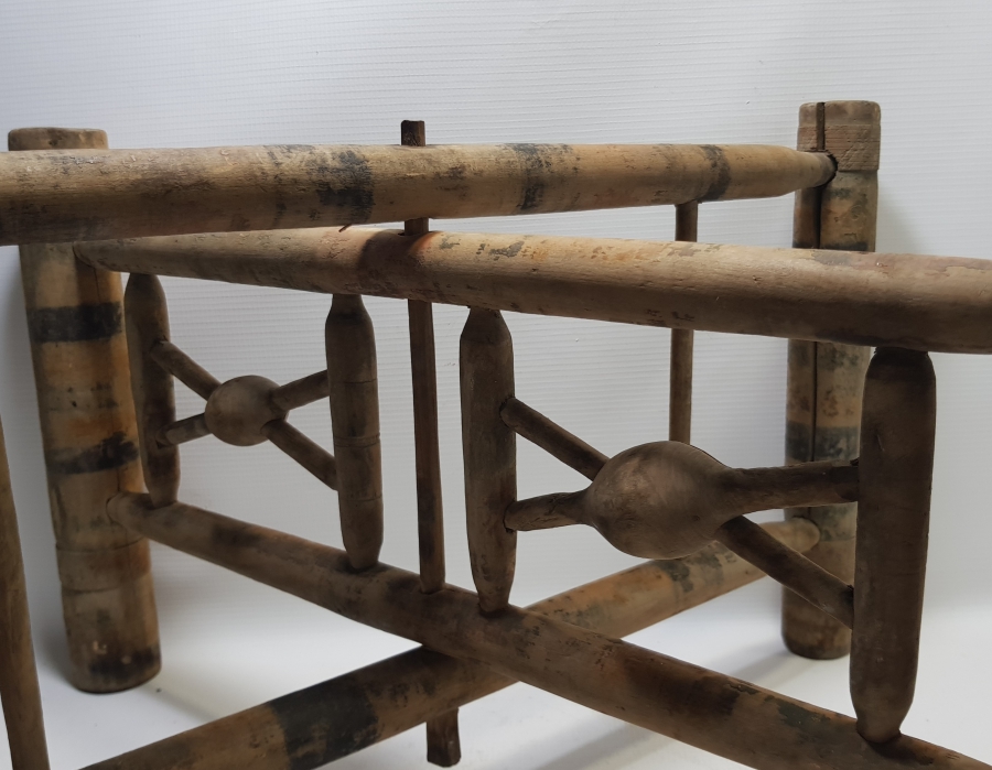 ÜZERİ KÖK BOYALI OSMANLI DÖNEMİ TEKKE İŞİ NADİR AHŞAP SOFRA ALTI