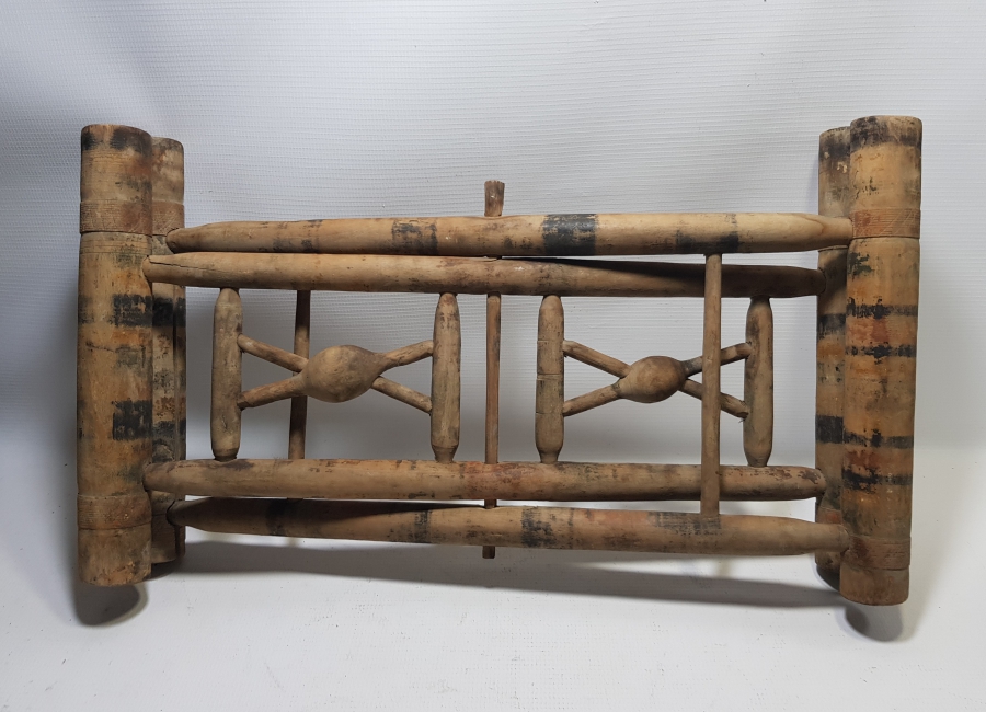 ÜZERİ KÖK BOYALI OSMANLI DÖNEMİ TEKKE İŞİ NADİR AHŞAP SOFRA ALTI