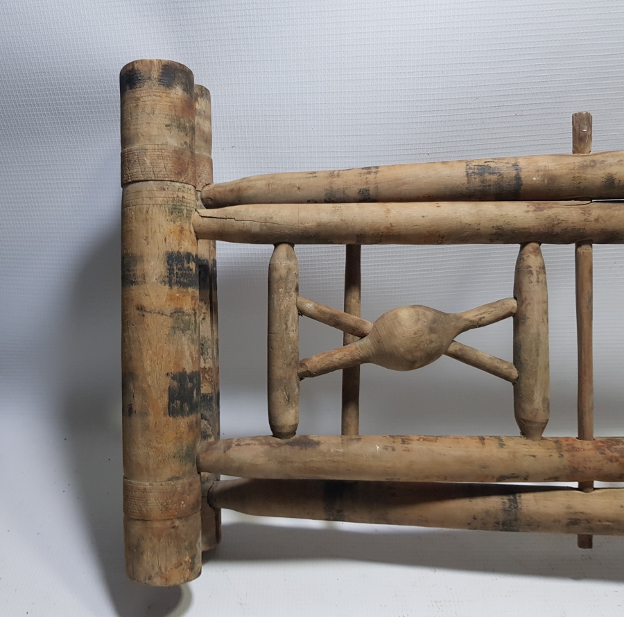 ÜZERİ KÖK BOYALI OSMANLI DÖNEMİ TEKKE İŞİ NADİR AHŞAP SOFRA ALTI