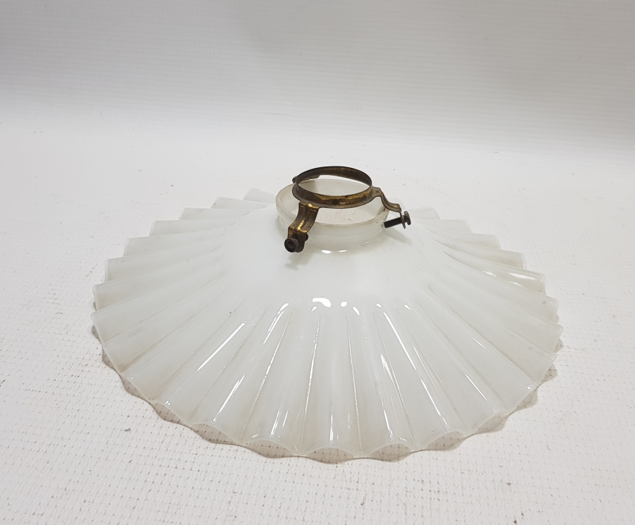 OSMANLI DÖNEMİ NADİR TİPTE CAM OPALİN FIRFIRLI LAMBA ABAJURU