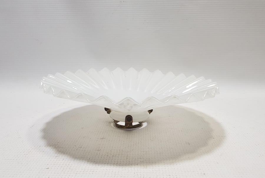 OSMANLI DÖNEMİ NADİR TİPTE CAM OPALİN FIRFIRLI LAMBA ABAJURU