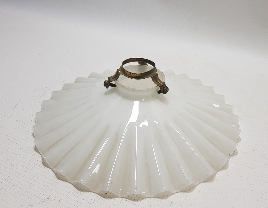 OSMANLI DÖNEMİ NADİR TİPTE CAM OPALİN FIRFIRLI LAMBA ABAJURU